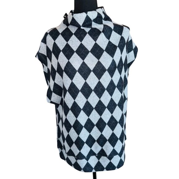 NWT Nally & Millie Black White Argyle Poncho Sweater S Travel Quiet Luxury Artsy - Picture 1 of 9